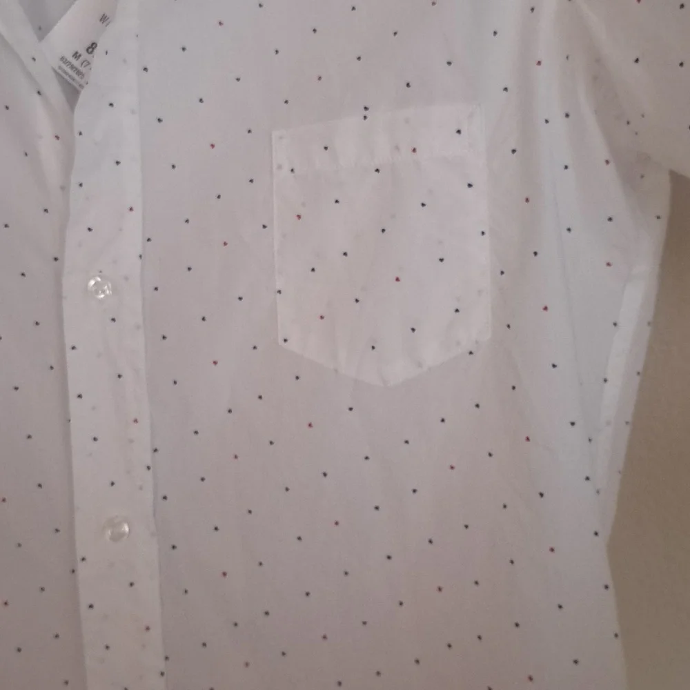 Frank & Eileen Barry White Cotton With Tiny Red And Navy Hearts Button EUC M - Picture 4 of 9